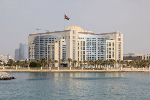 7 غارات عنيفة متتالية على بلدات في لبنان (فيديو)