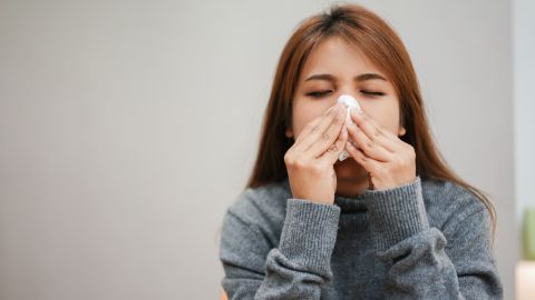 العطس المتكرر: الأسباب، وطرق الوقاية منها