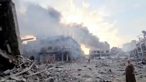ليلة كارثية.. 22 شهيدا على الأقل بقصف عنيف على جباليا (فيديو)