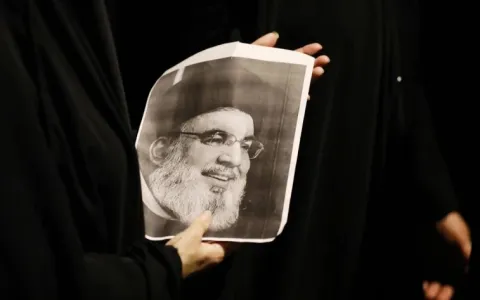إسرائيل تلقي 73 طنا من القنابل على بيروت الليلة الماضية