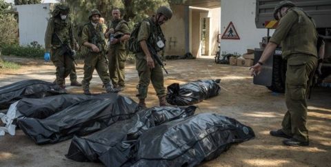 بالفيديو.. القسام تستهدف 12 إسرائيليا بمنزل في غزة