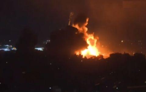 إسرائيل تلقي 73 طنا من القنابل على بيروت الليلة الماضية