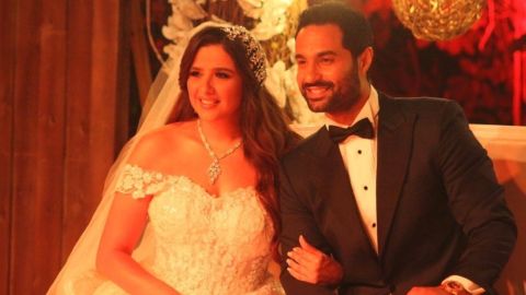 كريم فهمي يستعرض رشاقته وجسده وياسمين عبدالعزيز تتغزل به