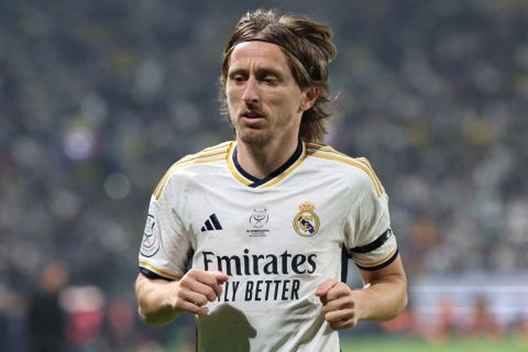 ثلاثة نجوم على رادار ريال مدريد لتعويض لوكا مودريتش