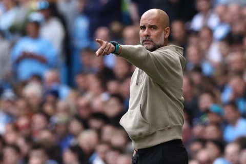 غوارديولا يرد على شائعات تدريب إنجلترا مع اقتراب انتهاء عقده في مانشستر سيتي