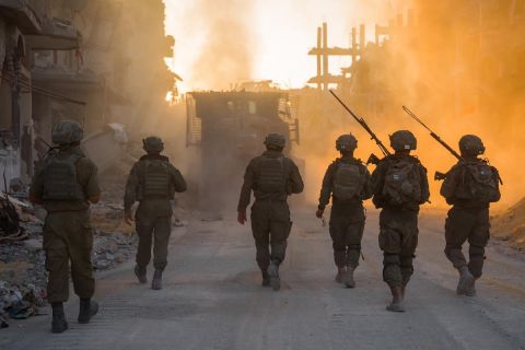 Israel halts humanitarian aid to Gaza amid intensifying airstrikes
