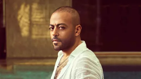 أحمد سعد يكشف عن أول أغنيات ألبومه الحزين.. وتامر عاشور يمازحه