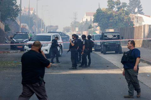 شاهد: طعن إسرائيليين بالقرب من حيفا.. واحباط عملية كبيرة في