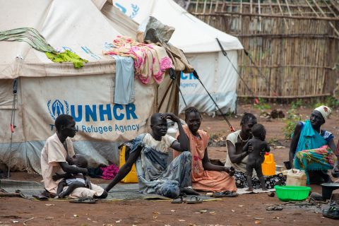 Chad struggles as Sudan refugees surge