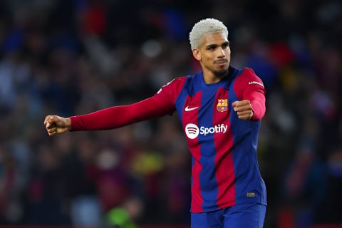 برشلونة يستعد لعودة أراوخو بعد غياب طويل بسبب الإصابة