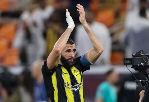 الاتحاد المتصدر يسحق الاتفاق والهلال يواصل المطاردة