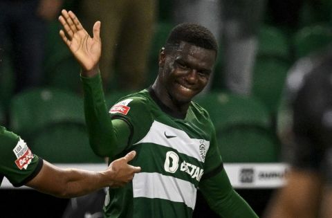 آموريم يطالب مانشستر يونايتد بصفقة أولى