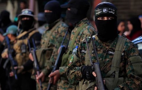 القسام تستهدف قوات الاحتلال وتجهز على جنود من مسافة الصفر 