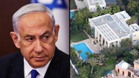 الحوثيون يستهدفون بالصواريخ سفينة في البحر الأحمر 
