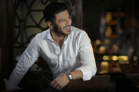 أسرة فيلم (أيام الجيزة) يحتفلون بعيد ميلاد إياد نصار