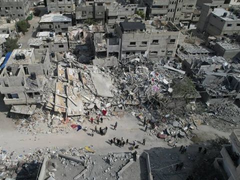   11 شهيدا بينهم 3 من المطبخ العالمي بقصف إسرائيلي في خانيونس 