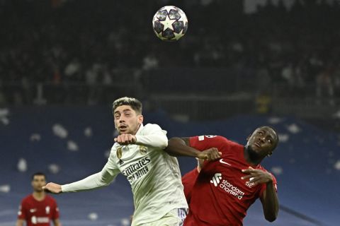 الذكاء الاصطناعي يتوقع الفائز في مباراة ليفربول وريال مدريد اليوم