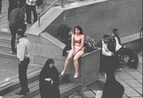 French activists urge Macron to welcome Iranian woman Ahou Daryaei