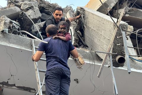 محاصرون في شمال غزة يطالبون بفتح ممرات آمنة