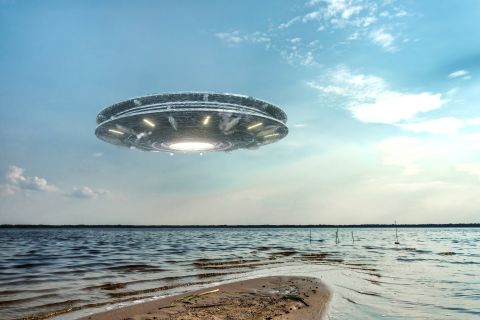 Video: UFO spotted coming out of the ocean off Kuwait coast