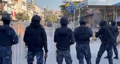 اشتباكات عنيفة بين السلطة والمقاومة بالضفة الغربية (فيديوهات)