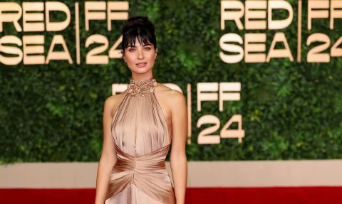 Tuba Büyüküstün embarrassing moment at the Red Sea International Film festival among the Hollywood celebrities 