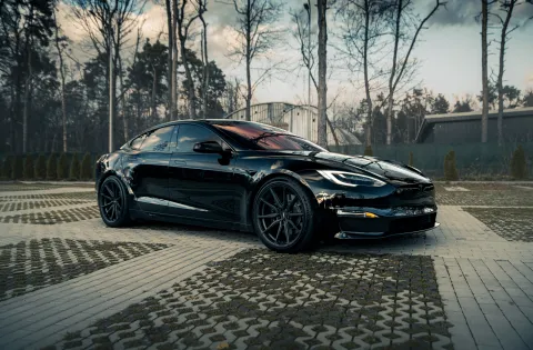 Tesla raises prices of S-line cars in the US by $5,000