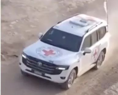 الجيش الإسرائيلي يتسلم الأسيرات الثلاث ويفصح عن حالتهن الصحية