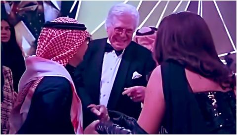 أنغام تنهار باكية: 