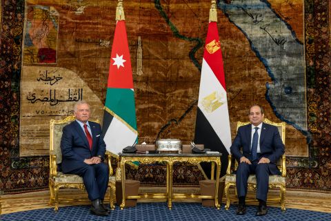Sisi and King Abdullah II hold urgent talks in Cairo