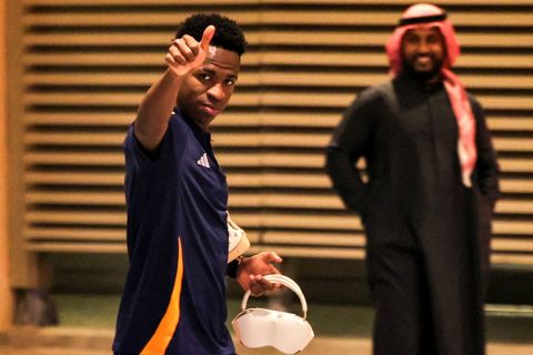 دوري روشن السعودي يُلمّح لاستقطاب فينيسيوس: لدينا ما يكفي لجذبه