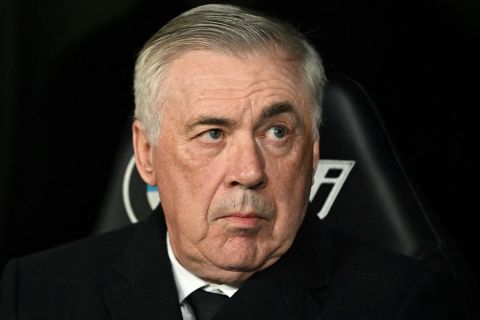 كارلو أنشيلوتي يوضح موقفه من الرحيل عن ريال مدريد
