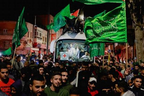 قائمة بأسماء 93 أسيرا فلسطينياً سيفرج عنهم في الدفعة الأولى