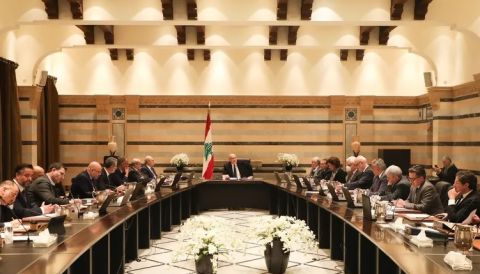 شاهد.. متعصب يطلق النار على فلسطينيين تبين أنهما 