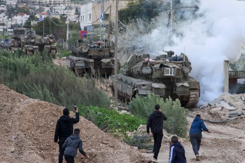 EU suspends Syria's energy, transport, banking sanctions