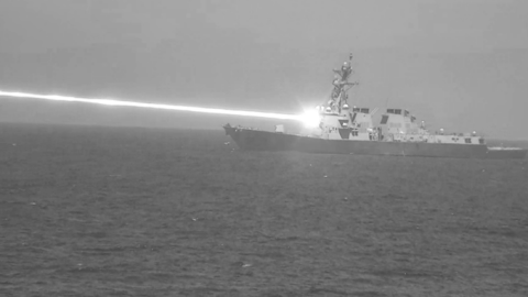 Photo of US Navy firing off laser weapon causes a stir
