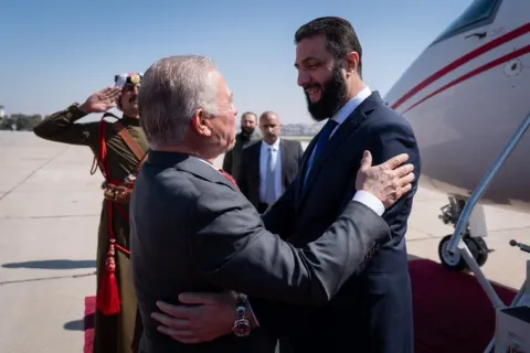 Ahmed al-Sharaa received by King Abdullah in Amman