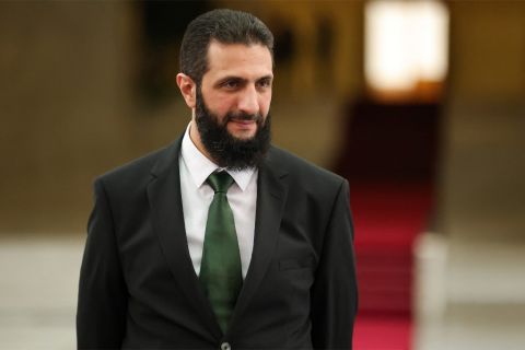 سوريا: قرار بصرف منحة مالية لكافة موظفي الدولة