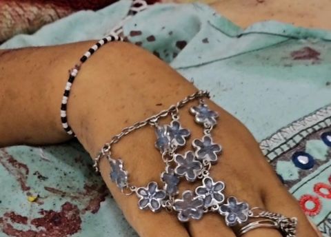 ملابس العيد بلون الدماء.. هكذا أفاقت غزة على عيدها (فيديو+صور)