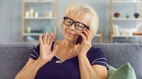 عبارات جميلة عن الأم البعيدة 