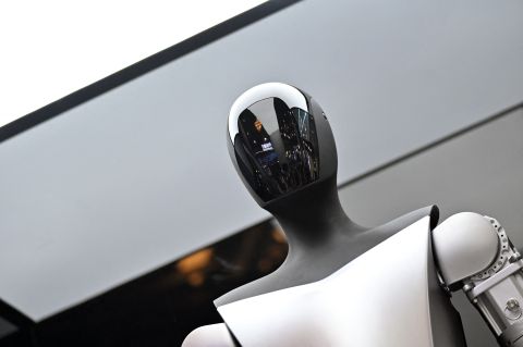 Musk: Starship will launch to Mars end of 2026, accompanied by Tesla robot