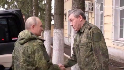 Putin visits Kursk Region in military uniform despite ceasefire calls