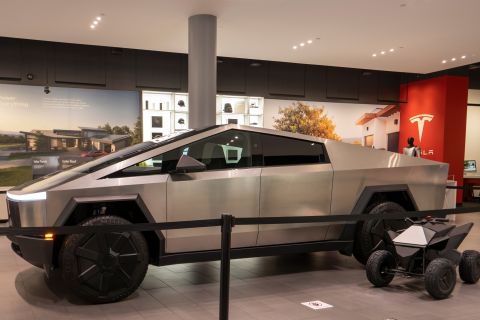Tesla suspends vehicle sales in China due to tariff war