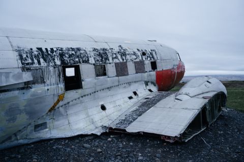 Plane crashes in Switzerland killing 3 people