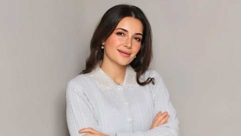 أصالة نصري تخطف الأنظار بإطلالة ساحرة من تصميم كريكور جابوتيان