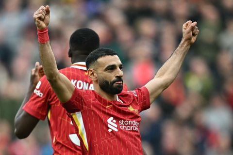 جماهير ليفربول تحتفل بتجديد صلاح وتترقب مواجهة وست هام