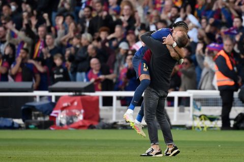 رافينيا: فليك جعلني قائدًا في برشلونة