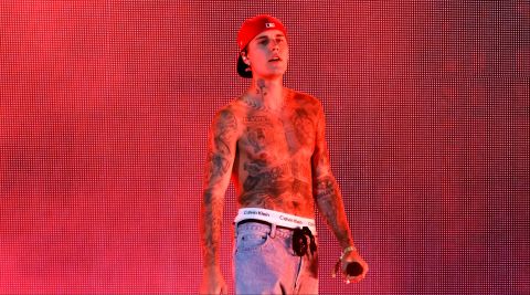Justin Bieber refuses to leave Los Angeles amid Paparazzi battles and fan concerns