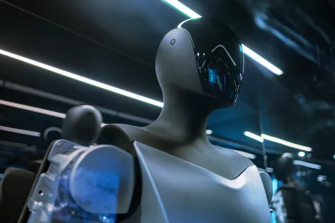 UAE Defense Ministry develops AI robot to detect suspicious packages