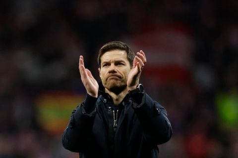 اتفاق غير مسبوق بين بيريز وتشابي ألونسو في ريال مدريد